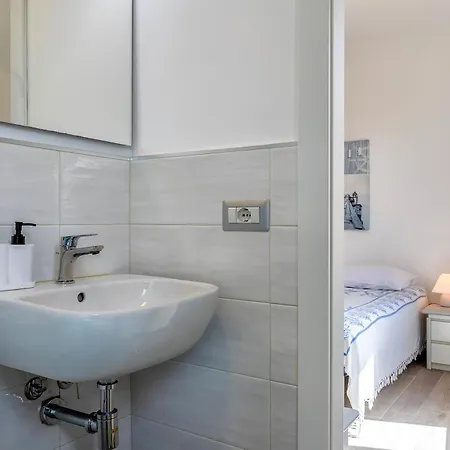 Itadhome - Notti Celesti - Attico, 200 Mt Dal Mare, Parcheggio Privato